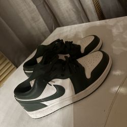 size 8 women’s jordans green 