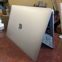 MacBook Pro 2022 M2 (Touchbar)