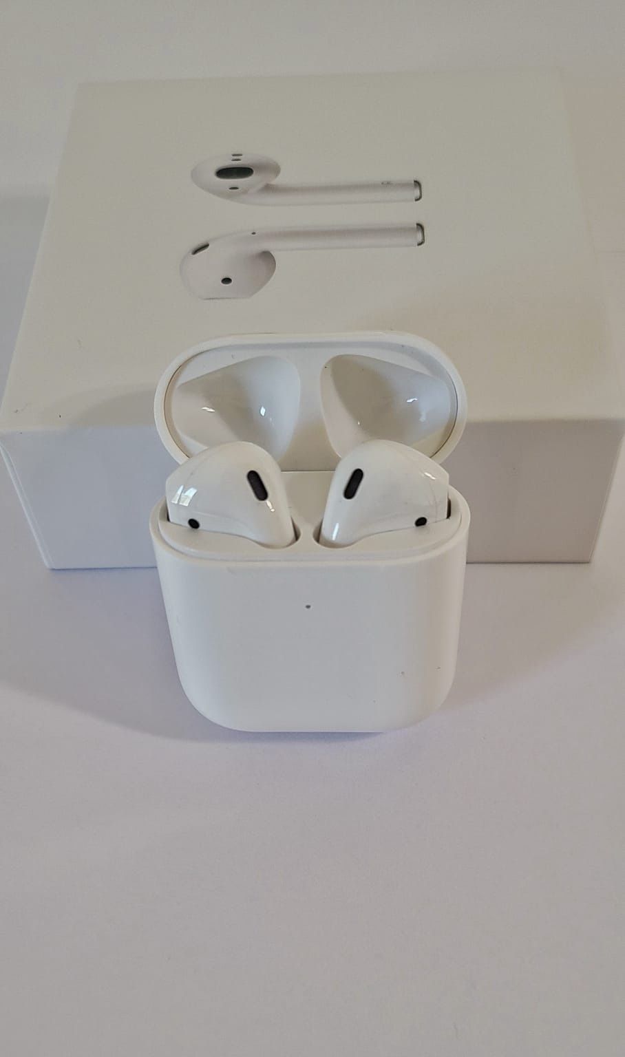 EARBUDS WIRELESS HEADPHONES FOR SALE!!!