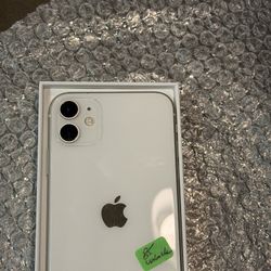 iPhone 11 White UNLOCKED Like New 