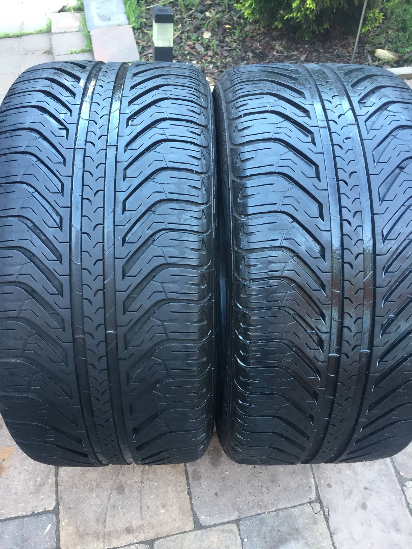 245 40 17 set of 2 tires Michelin sport