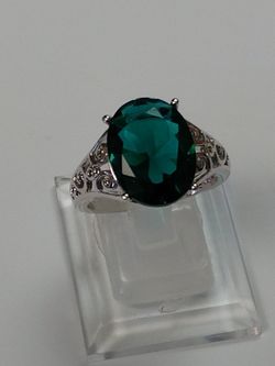 Beautiful Emerald Green Color Rings. 10