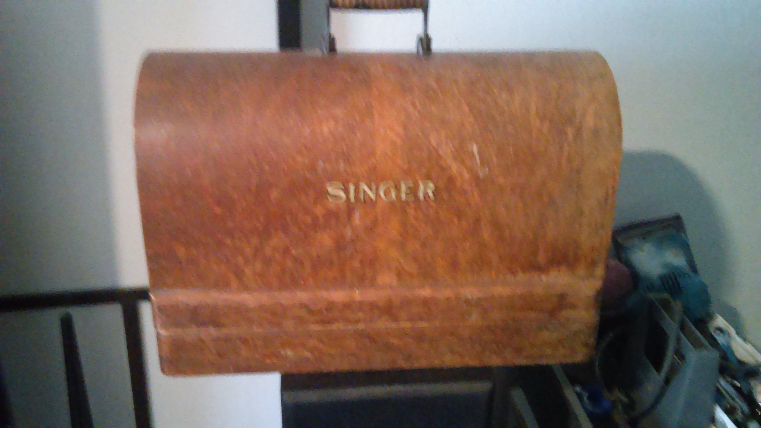 1901 singer sewing machine in excellent shape