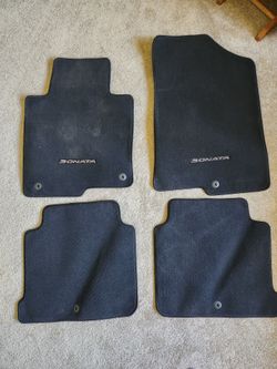 2015 to 2019 Sonata black floor mats
