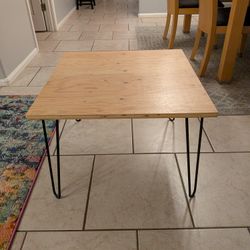 2 Wood End Tables 