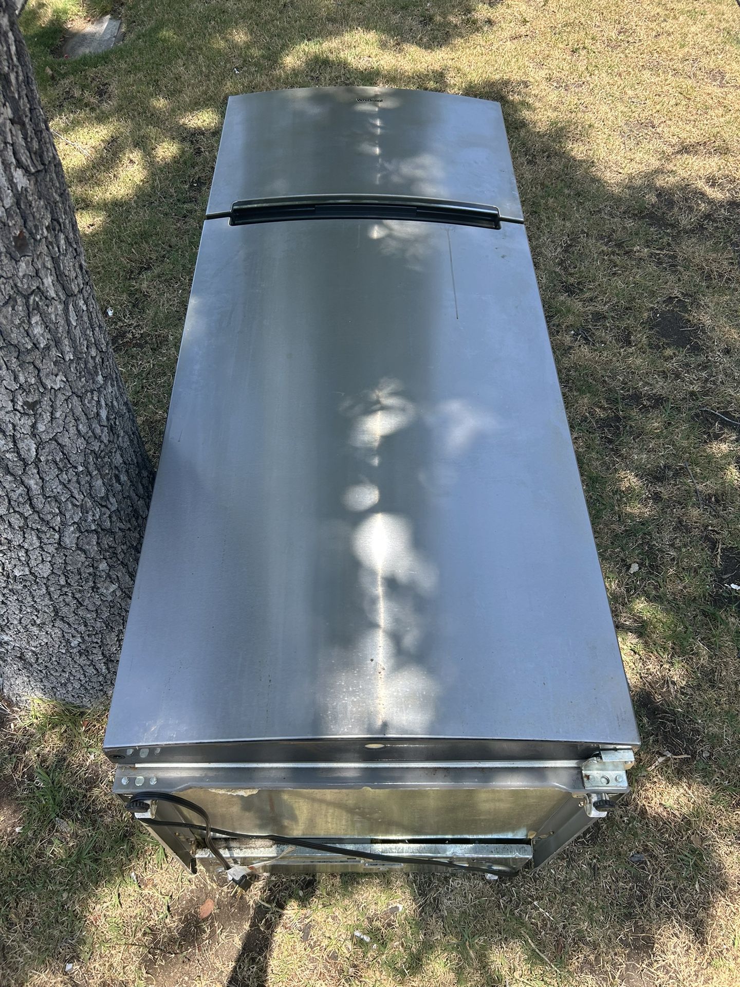 Free Whirlpool Refrigerator And Freezer - Pick Up Only