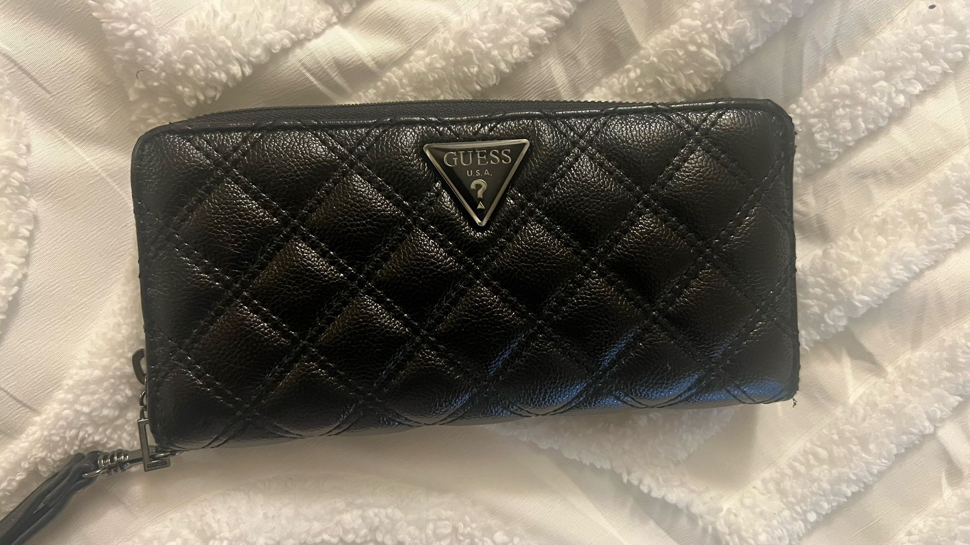 GUESS Wallet