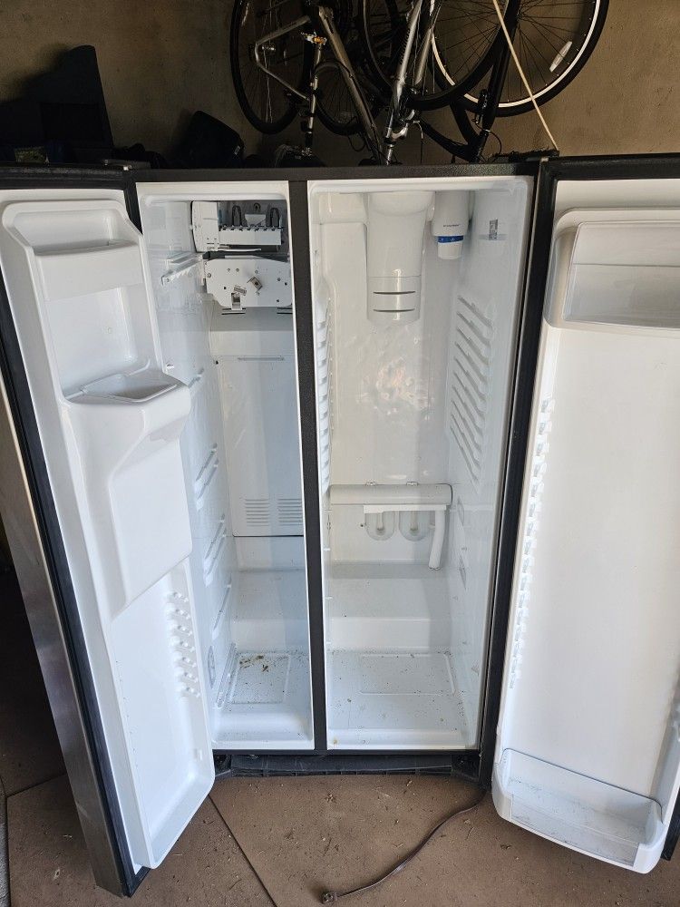 Adora GE Refrigerator For Sale