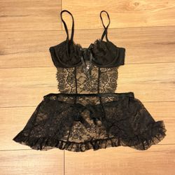 Victoria Secret black lace Wicked La Fleur Open Back Babydoll