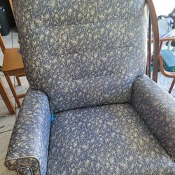 2 Recliners