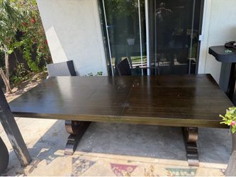 Kitchen table/ mesa