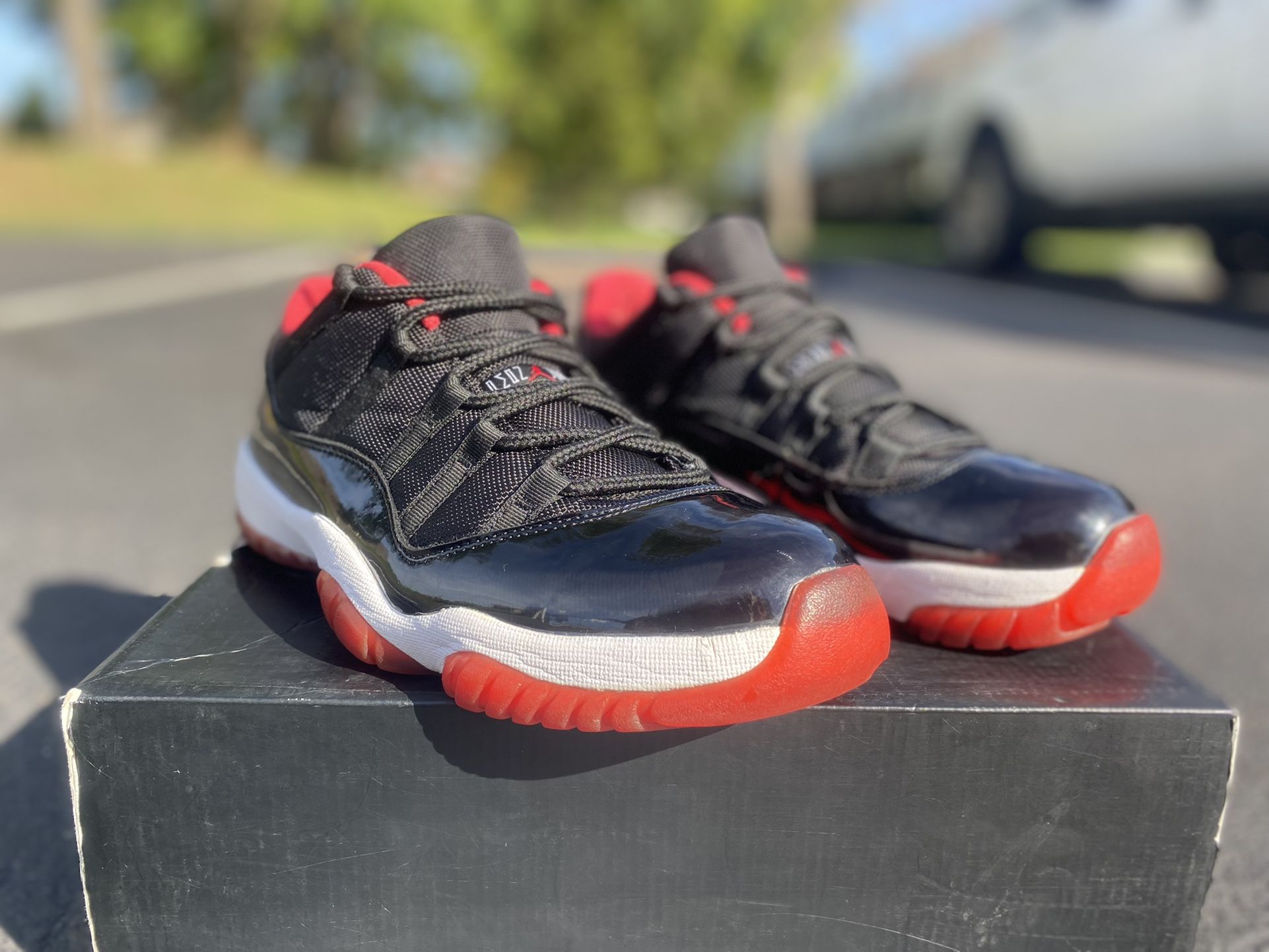 Jordan Bred 11 Low - Size 10.5 - Cond 9/10