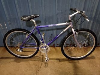 Fuji Discovery mountain bike