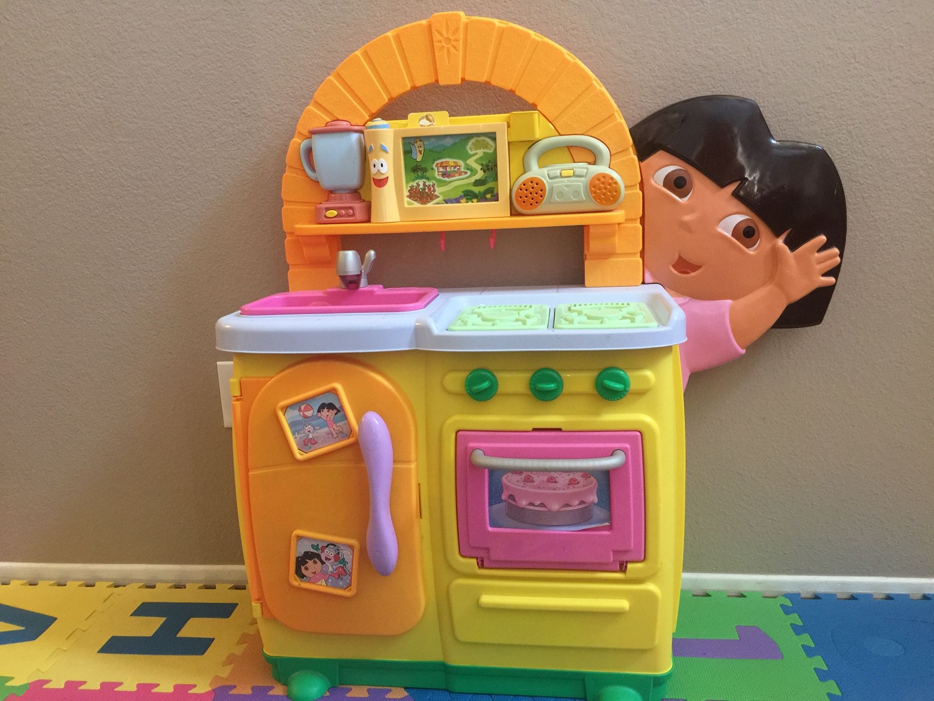 Big Dora Kitchen set