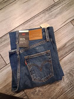 Women's Levi's  brand new 25 × 30   23 × 32