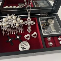 ❤️ Vintage Music Box With Jewelry ❤️