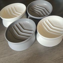 Cat Food Bowls: Raised And Slow Feeders