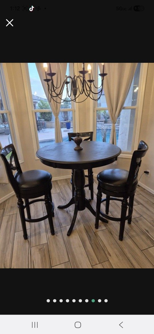 Pub Table W/3 Bar Stools 