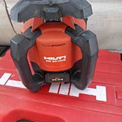 HILTI PR 30 HVS 12 V  2PILAS Y CARGADOR