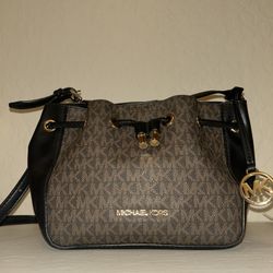 Michael Kors Phoebe Small Logo Bucket Bag