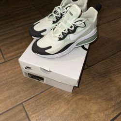 W Air Max 270 React