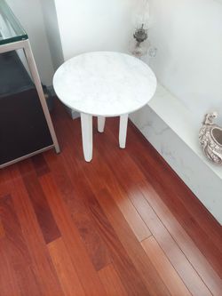 18 diameter Marble top table.