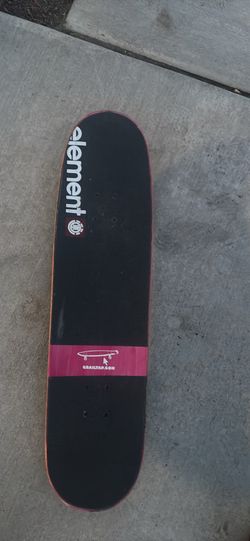 Like new has no scratches on the back board bought it but don’t us it