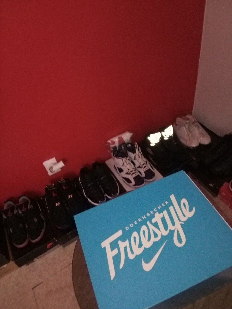 Lookin For A Size Swap This Ones Are 9.5 Y Look For A Size 9 Or 8.5 Ds If I Have To Add Cash For The Trade I Do