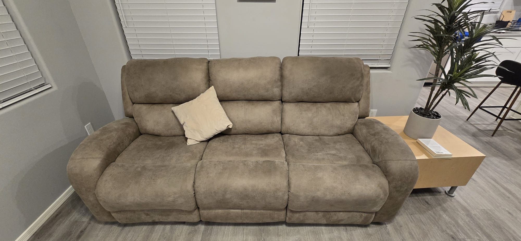Es Un Solo Sofa Seminuevo