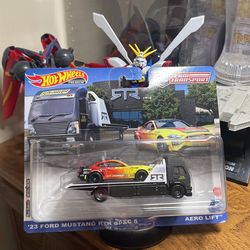 Hot Wheels Team Transport 23 Ford Mustang RTR Spec 5, Aero Lift