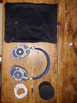 Master & Dynamic MH40 dynamic headphones