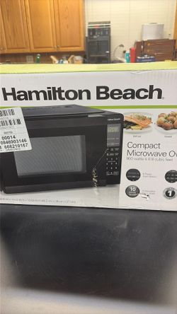 Hamilton Beach 0.9 cubic foot Microvave