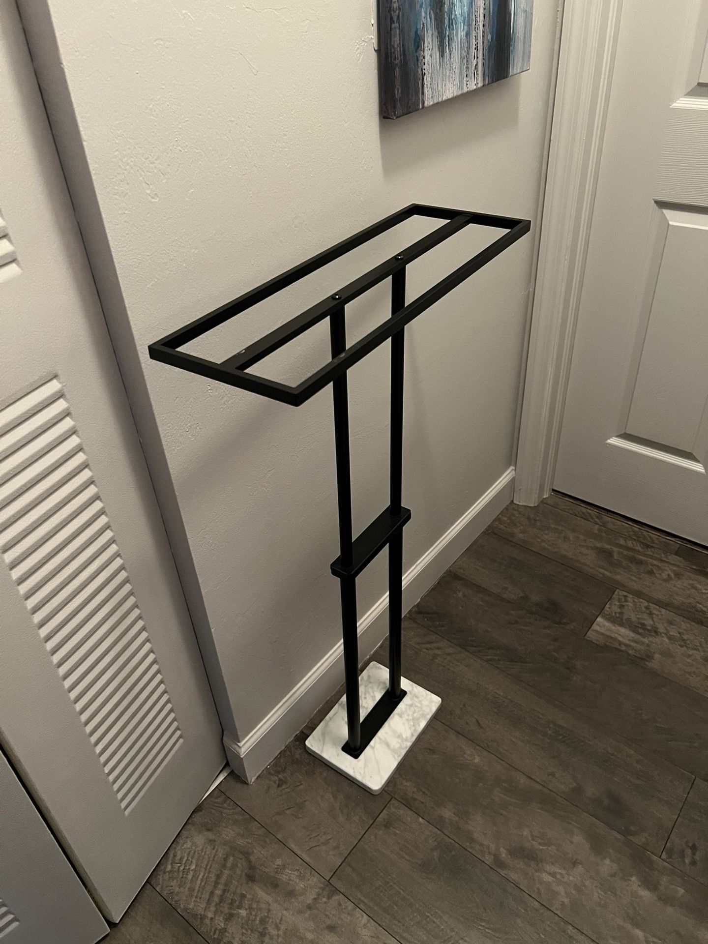Towel rack