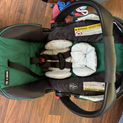 Graco Car seat/ Base