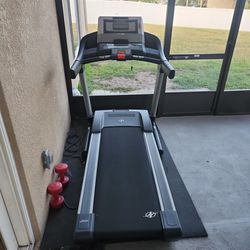 Nordictrack CommercialZS Treadmill (Cover Included)