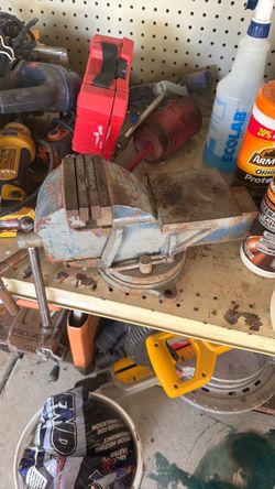 Bench vise 6”