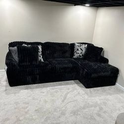 OM• $38 Initial • Brand New Midnight Madness Sectional With Chaise 