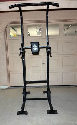 Sportsroyals Power Tower exercise station featuring a black steel frame and a distinctive logo on the https://offerup.com/redirect/?o=YmFja3Jlc3QuSXQ=