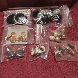 Mixed lot of clip on earrings