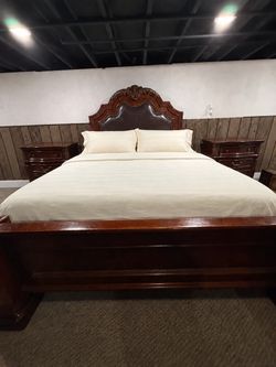 King size wood bedroom with mattress