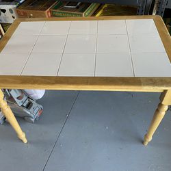 Small Kitchen Table-MUST PICK UP