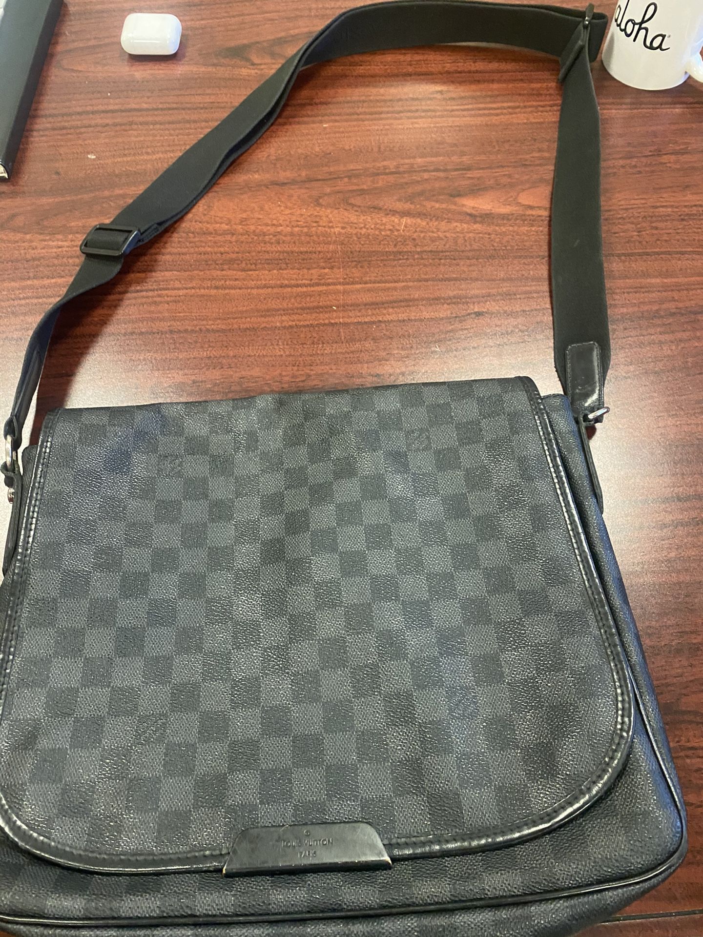 Louis Vuitton Damier Messenger Trade For IPhone 12 Or 13 128gb Or Higher
