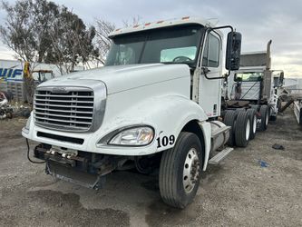 2008 Freightliner Serie 60 Y 2011 Internacional 