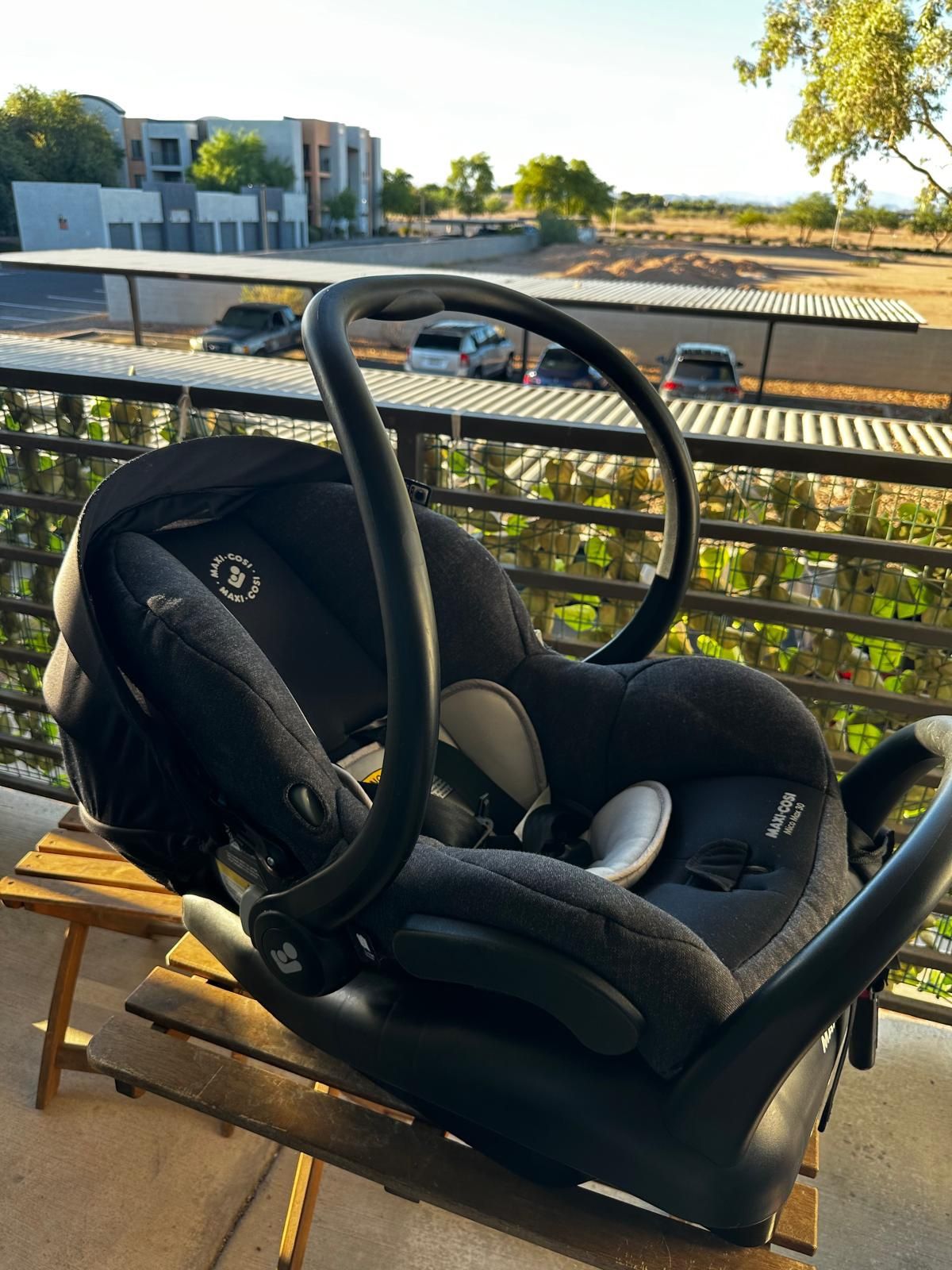 Baby Stroller – Lightweight & Easy to Fold – Great Condition!