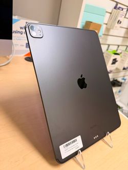 iPad Pro 13 inch M4 1TB Storage Wi-Fi + Celluler Nano Glass