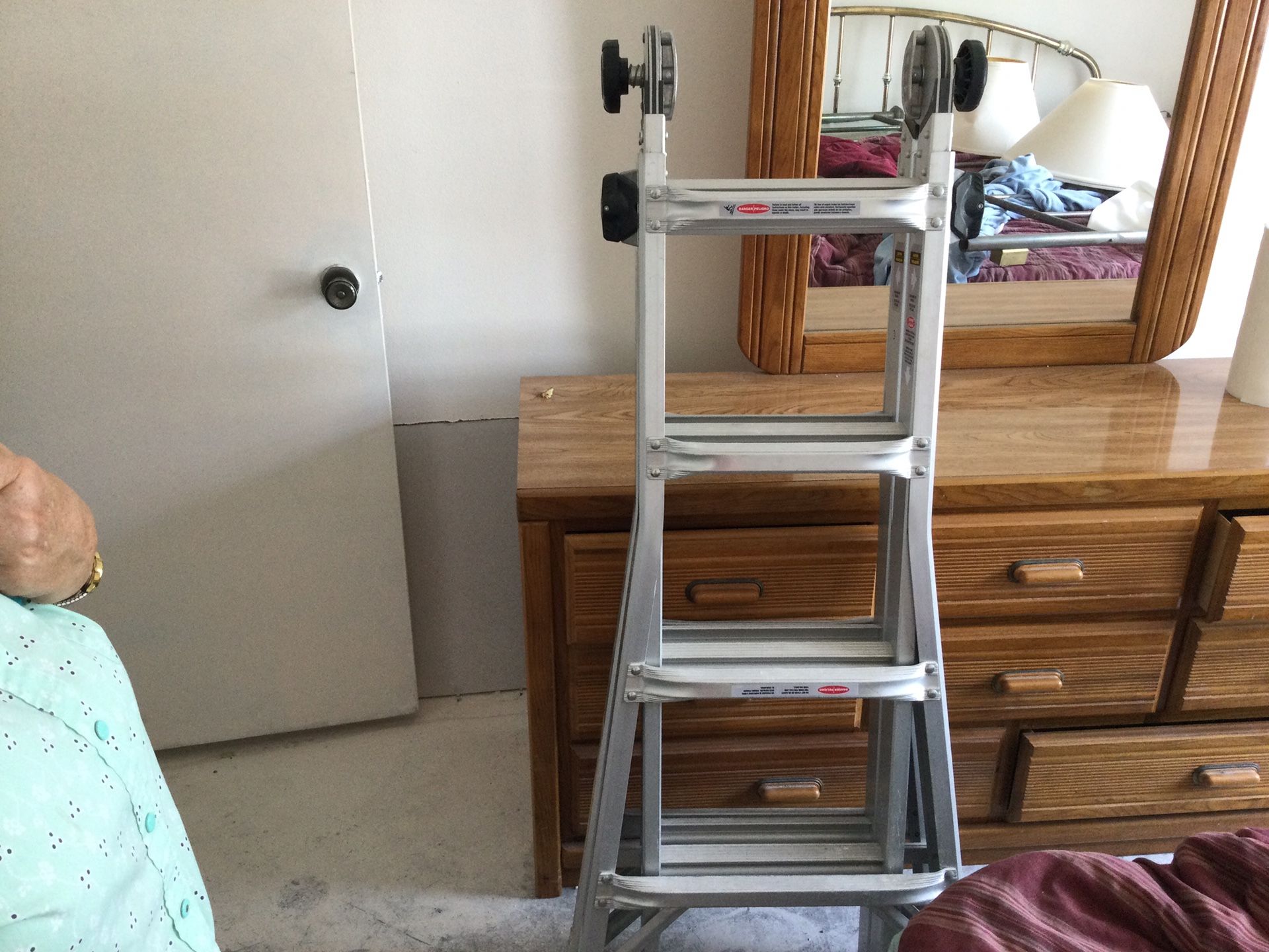 Collapsible And 6 Foot Ladders for Sale in Pt Charlotte, FL OfferUp