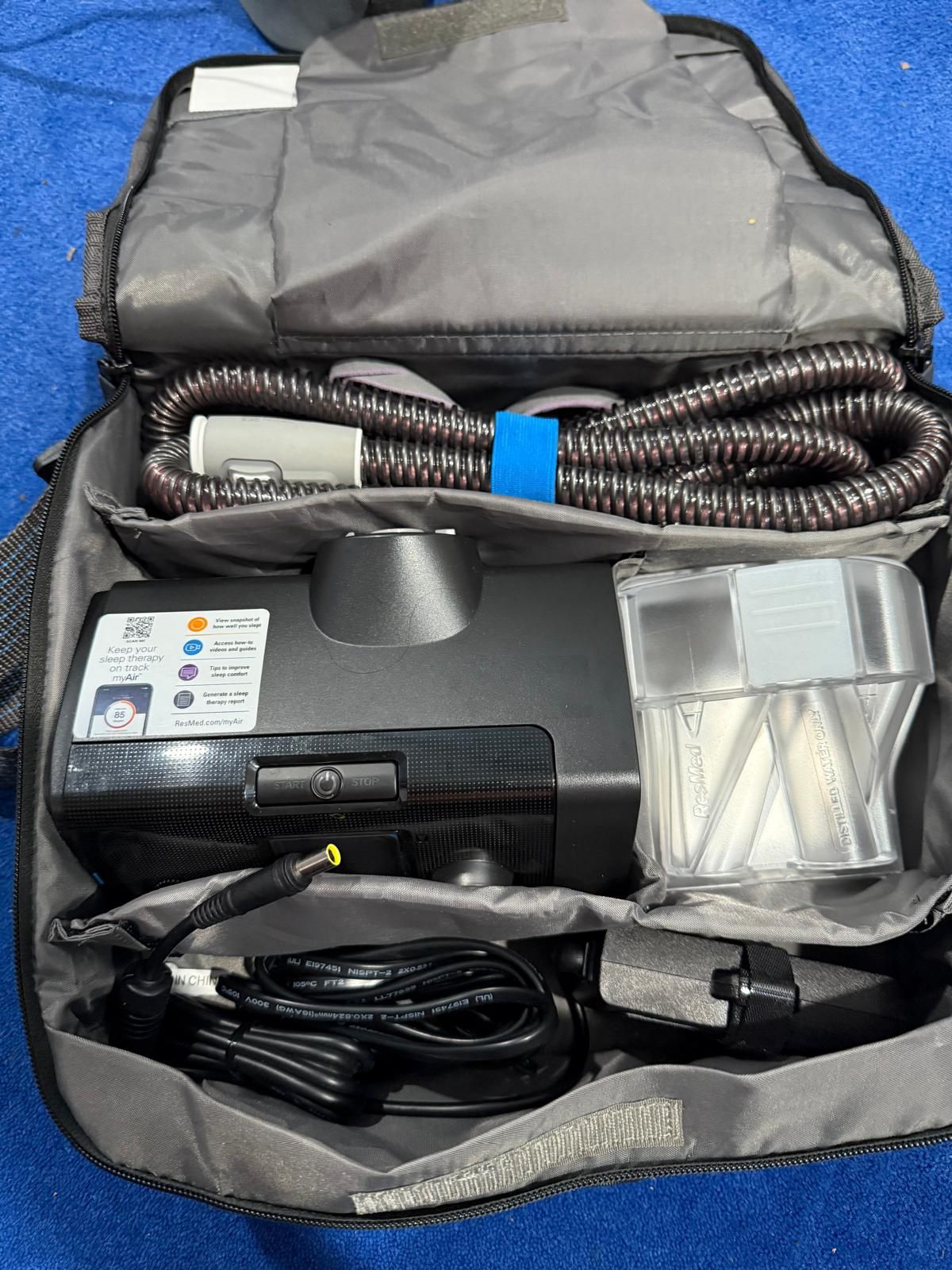 RESMED AIRSENSE 10 AUTOSET BLACK SLEEP APNEA MACHINE with CASE