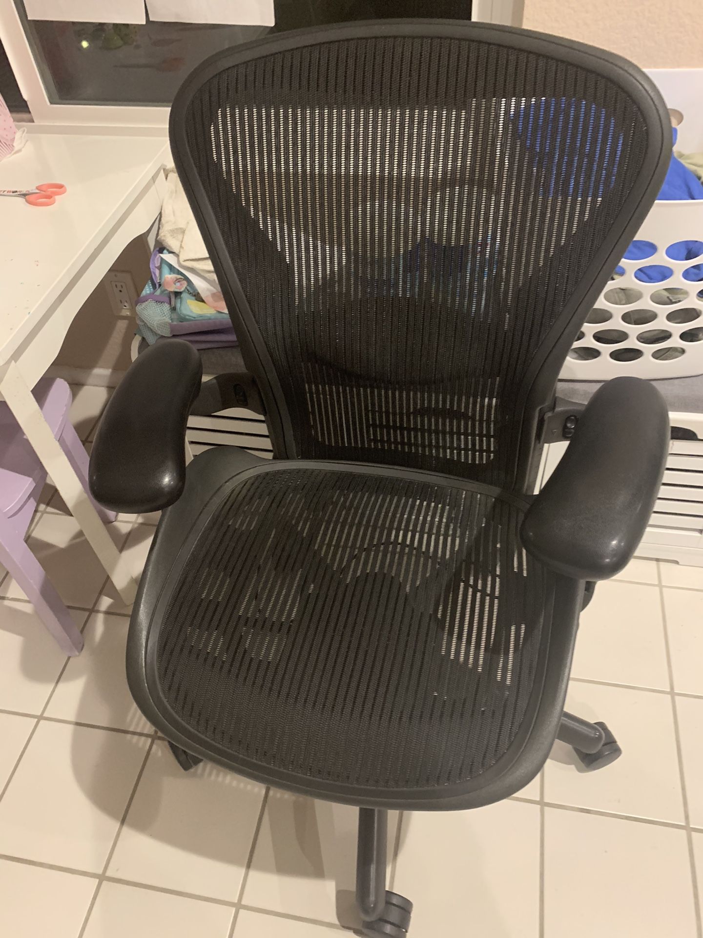 Herman Miller Aeron Size C Fully Loaded Ergonomic Office Chair