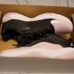 Jordan 11 Low Cmft Sz9.5