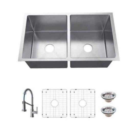 Glacier Bay All-in-One Tight Radius Undermount 18G Stainless Steel 31 in. 50/50 Double Bowl Kitchen
